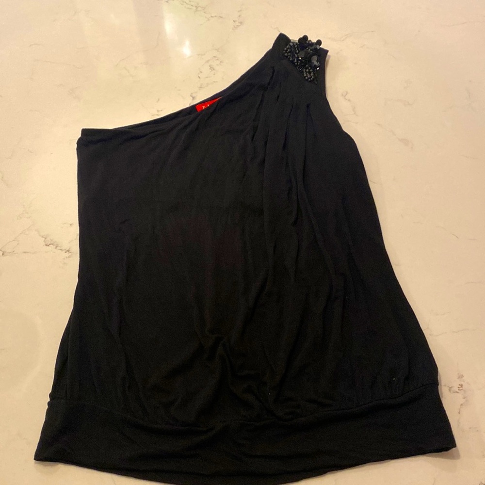 One shoulder size S